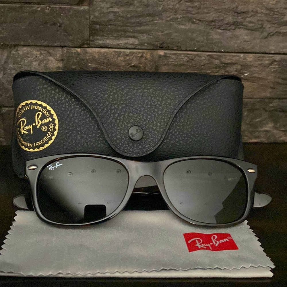 Authentic RayBan New Wayfarer Sunglasses